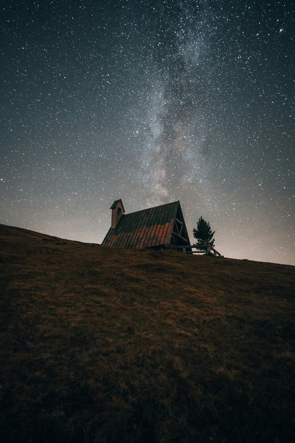 Quels sont les meilleurs hébergements pour un séjour d'observation des étoiles dans le désert de l'Atacama?